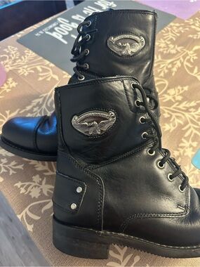 Harley-Davidson Black Leather Lace-Up Ankle Boots with Metal Emblem